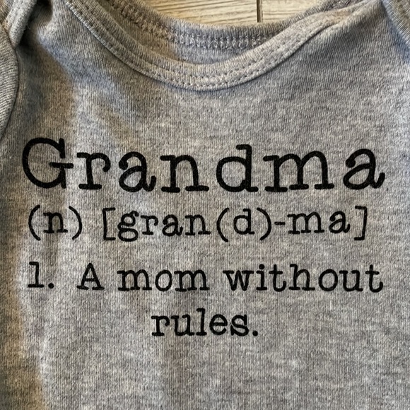 “Grandma” onesie - Picture 2 of 3